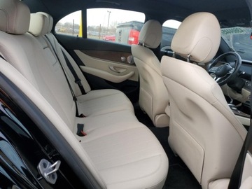 Mercedes Klasa E W213 2020 Mercedes-Benz Klasa E 2020r., E350 4MATIC, od ubezpieczalni 2.0 Benzyna, zdjęcie 8