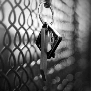 Мини-брелок с ломом, многофункциональный инструмент Прочная и долговечная карманная монтировка