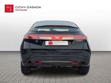 Honda Civic VIII Hatchback 3d 1.8 i-VTEC 140KM 2011 Honda Civic 1.8 benzyna 140KM cz.park. alufelgi klima autom. multifunkcja, zdjęcie 3