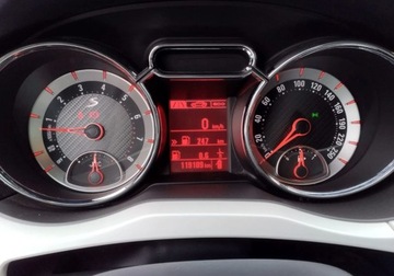 Opel Adam Hatchback S 1.4 Ecotec 150KM 2015 Opel Adam 1.4 Benzyna 150KM, zdjęcie 9