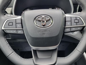 Toyota Highlander III 2.5 248KM 2023 highlander XLE * 2.5l Hybrid 247KM 4X4/AWD Przebieg:9,928km Idealny stan, zdjęcie 17