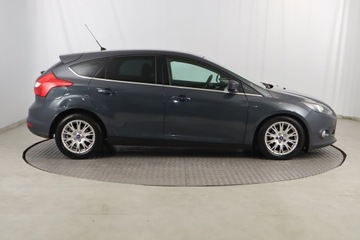 Ford Focus III Hatchback 5d 1.6 Duratorq TDCi DPF 115KM 2011 Ford Focus 1.6 TDCi, Navi, Klima, Klimatronic, zdjęcie 5