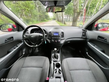 Hyundai i30 I CW Facelifting 1.4 DOHC 109KM 2010 Hyundai i30 Hyundai i30 1.4 Benzyna 109KM, zdjęcie 4
