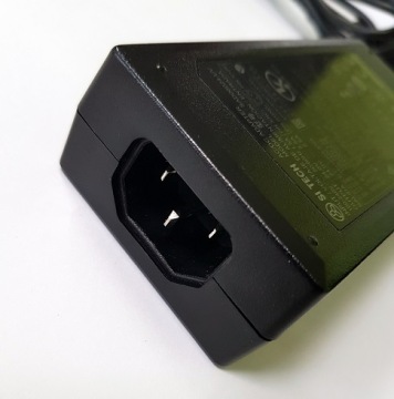 БЛОК ПИТАНИЯ 24В 2,5А SI-TECH 3-PIN 60ВТ SAD06024-UV