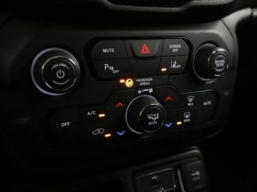 Jeep Renegade SUV Facelifting 1.0 GSE T3 Turbo 120KM 2020 Jeep Renegade klima auto navi czujniki parkowania, zdjęcie 26