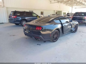 Ford Mustang VI 2024 Ford Mustang GT Premium Fastback 2024 5.0l 5.0 Benzyna 480KM, zdjęcie 5