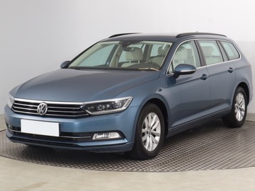 Volkswagen Passat B8 Variant 2.0 TDI BlueMotion SCR 150KM 2016 VW Passat 2.0 TDI, Salon Polska, Automat, VAT 23%, zdjęcie 1