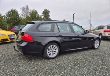 BMW Seria 3 E90-91-92-93 Touring E91 2.0 318d 143KM 2010 BMW Seria 3 2,0 143 KM M-Pakiet Nowy Rozrzad Kamera PDC Xenon Navi, zdjęcie 37