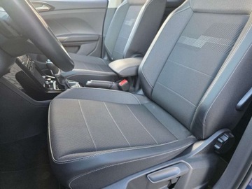 Volkswagen T-Cross SUV 1.5 TSI 150KM 2022 Volkswagen T-Cross FV23 DSG Pakiet stylistyczny Black Pakiety Zimowy - Tec, zdjęcie 19