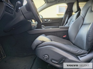 Volvo V60 II  Kombi Facelifting 2.0 B4 B 197KM 2025 Volvo V60 V60 B4 Benzyna, Plus Dark, Aktywny tempo, zdjęcie 22