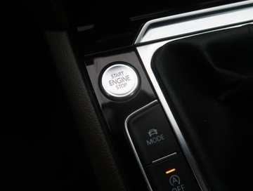 Volkswagen Passat B8 Limousine 1.8 TSI BlueMotion Technology 180KM 2016 VW Passat 1.8 TSI, Salon Polska, 1. Właściciel, zdjęcie 16