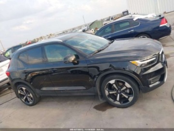 Volvo XC40 2021 Volvo XC 40 T5 Momentum 2021 2.0l 2.0 Benzyna 248KM, zdjęcie 6