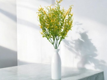 SZTUCZNA GAŁĄZKA RUSKUS 39cm ŻÓŁTA WYPEŁNIACZ DODATEK DO STROIKÓW POMNIK