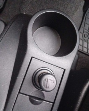 Mazda 2 II Hatchback 5d 1.3 86KM 2010 Mazda 2 Bezwypadkowy - klimatyzacja - benzyna 1,3 - 86 KM 1.3 Benzyna 86KM, zdjęcie 31