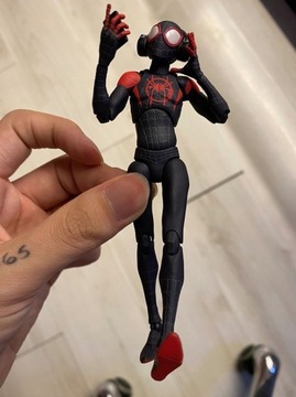 Фигурка Человека-паука Майлза Моралеса из ПВХ, статуя