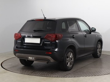 Suzuki Vitara III SUV Facelifting 1.0 BoosterJet 111KM 2019 Suzuki Vitara 1.0 BoosterJet, Salon Polska, zdjęcie 4