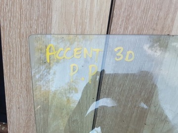 SKLO (OKNO) BOČNÍ PRAVÁ PŘEDNÍ HYUNDAI ACCENT 3D