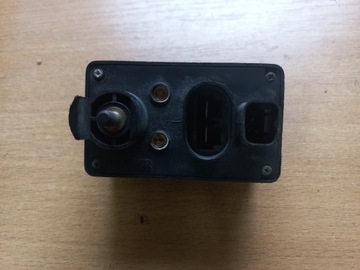 MITSUBISHI CARISMA RELÉ SVÍČEK 7700107794