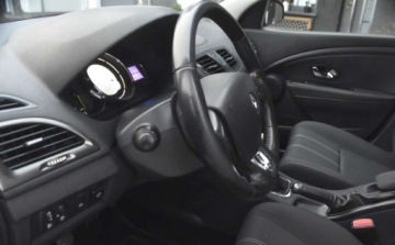 Renault Megane III Hatchback Facelifting 2013 1.6 16V 110KM 2014 Renault Megane Renault Megane 1.6 16V Color Edition 1.6 BenzynaLPG 110KM, zdjęcie 11