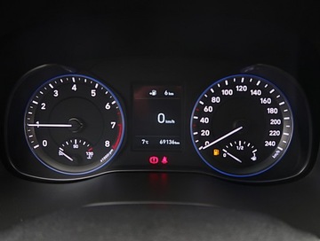 Hyundai Kona I Crossover 1.0 T-GDI 120KM 2017 Hyundai Kona 1.0 T-GDI, Salon Polska, Klima, zdjęcie 10