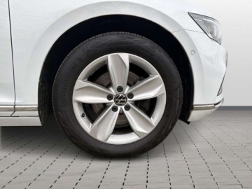 Volkswagen Passat B8 Variant Facelifting 2.0 TDI SCR 150KM 2023 Volkswagen Passat TDI 150KM Elegance LED Matrix Nawigacja Martwe pole, zdjęcie 8