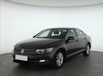Volkswagen Passat B8 Limousine 1.8 TSI BlueMotion Technology 180KM 2017 VW Passat 1.8 TSI, Salon Polska, Klima, zdjęcie 1
