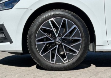 Skoda Octavia IV Liftback 1.5 TSI EVO 150KM 2022 Skoda Octavia Ambition Pakiety, Tempomat, Kamera cofania, Podgrzewane fote, zdjęcie 33