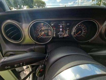 Jeep Gladiator 2020 Jeep Gladiator S Edition Crew Cab Medium Bed 2020 3.6 Benzyna 285KM, zdjęcie 9