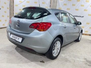 Opel Astra J Hatchback 5d 1.4 Twinport ECOTEC 100KM 2011 Opel Astra 1.4 100KM Klima 1-reka Gotowy do jazdy 1.4 Benzyna 100KM, zdjęcie 30