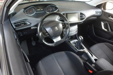 Peugeot 308 II Hatchback 5d 1.2 PureTech 110KM 2016 Peugeot 308 1.2 nawigacja led bezwypadkowy climatr, zdjęcie 8