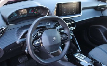 Peugeot 2008 II e-SUV Elektryczny 50kWh 136KM 2022 Peugeot 2008 e-2008 Allure 2022 fV23 Elektryczny 136KM, zdjęcie 1