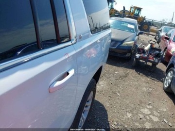 Chevrolet Suburban GMT900 2017 Chevrolet Suburban 2017 Chevrolet Suburban 4WD 5.3 Benzyna 355KM, zdjęcie 4