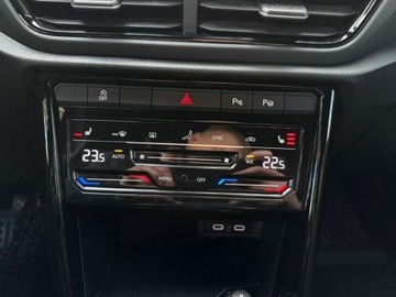 Volkswagen T-Roc I SUV Facelifting 1.5 TSI ACT 150KM 2022 Volkswagen T-Roc 1.5 TSI DSG 150KM STYLE Kamera KeyLess ACC Matrix ASO Sal, zdjęcie 30