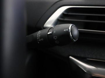 Peugeot 3008 II Crossover 1.2 PureTech 130KM 2017 Peugeot 3008 Navi Klimatyzacja Czujniki parkowania, zdjęcie 34