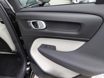 Volvo XC40 Crossover Facelifting 2.0 B5 250KM 2023 Volvo XC 40 Full Opcja Panorama Kamera 360 4x4 Full LED Harman Kardon 2.0, zdjęcie 20