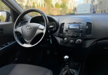 Hyundai i30 I CW 1.4 DIHC CVVT 109KM 2009 Hyundai i30 klima Isofix Relingi Warszawa 1.4 Benzyna 109KM, zdjęcie 4