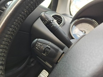 Peugeot 308 I Hatchback 5d 2.0 HDi FAP 140KM 2009 Peugeot 308 CC, zdjęcie 17