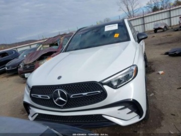 Mercedes GLC C254/X254 2024 Mercedes-Benz GLC 300 4matic Suv, 2024r., 4x4, 2.0L 2.0 Hybryda 255KM, zdjęcie 6