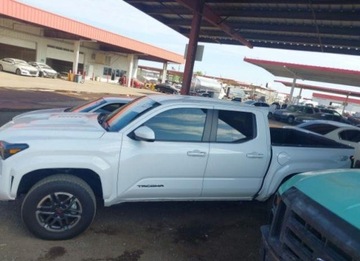 Toyota Tacoma II 2024 Toyota Tacoma 2024, 2.4L, 4x4, TRD SPORT, od ubezpieczalni, zdjęcie 2