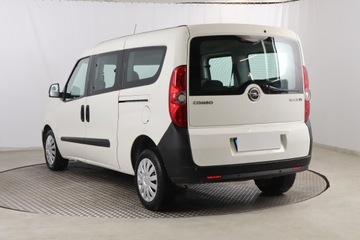 Opel Combo D Tour 1.6 CDTI 105KM 2015 Opel Combo 1.6 CDTI, Klima, Parktronic, zdjęcie 3