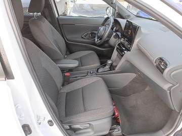 Toyota Yaris IV Cross 1.5 Hybrid 116KM 2024 Toyota Yaris Cross Hybrid 1.5 Style AWD 1.5 Hybrid, zdjęcie 9