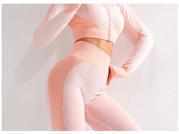 БЕГОВЫЙ КОМПЛЕКТ ФУТБОЛКА ЛЕГИНГИ БЮСТГАЛТЕР