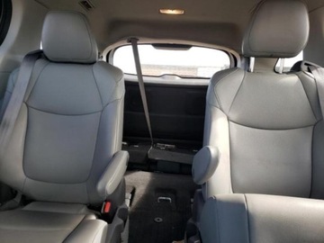 Toyota Sienna III 2021 Toyota Sienna 2021, 2.5L, 4x4, XLE, po gradobiciu 2.5 Hybryda 245KM, zdjęcie 8