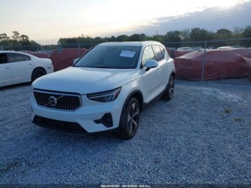 Volvo XC40 2023 Volvo XC 40 B5 Plus Bright Theme 2023 2.0l 2.0 Benzyna 247KM, zdjęcie 1