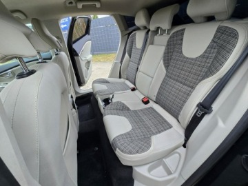 Volvo V40 II Hatchback Facelifting 2.0 D3 150KM 2016 Volvo V40 led*RDesign*Bezwypadkowy, zdjęcie 5