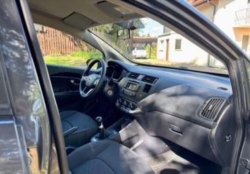 Kia Rio III Hatchback 3d 1.2 DOHC CVVT 85KM 2013 Kia Rio Kia Rio 1.2 Dream-Team Edition 1.2 Benzyna 85KM, zdjęcie 37