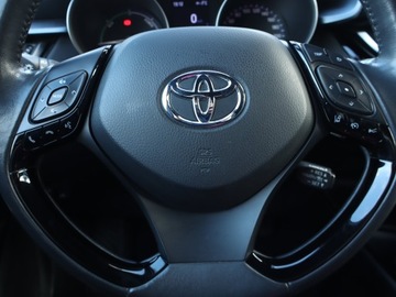 Toyota C-HR I Crossover Facelifting 1.8 Hybrid 122KM 2020 Toyota C-HR 1.8 Hybrid, Salon Polska, zdjęcie 19