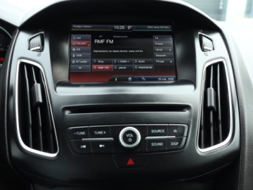 Ford Focus III Kombi Facelifting 1.6 TDCi 95KM 2015 Ford Focus 1.6 TDCi, Navi, Klima, Tempomat, zdjęcie 11