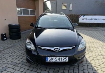 Hyundai i30 I CW Facelifting 1.4 DOHC 109KM 2011 Hyundai i30 1,4 109KM Klimatyzacja 1.4 Benzyna 109KM, zdjęcie 1