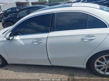 Mercedes Klasa A W177/V177 2020 Mercedes-Benz Klasa A 2020 Mercedes-Benz A-Class A 220 Sedan 2.0 Benzyna, zdjęcie 12